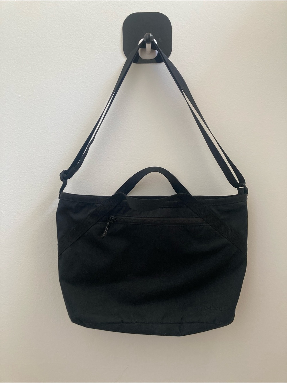 Fjallraven Vardag Black Crossbody - Picture 3 of 5